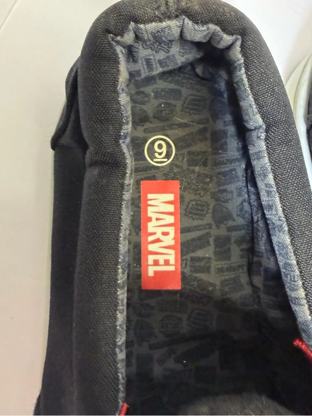 Marvel canvas slip